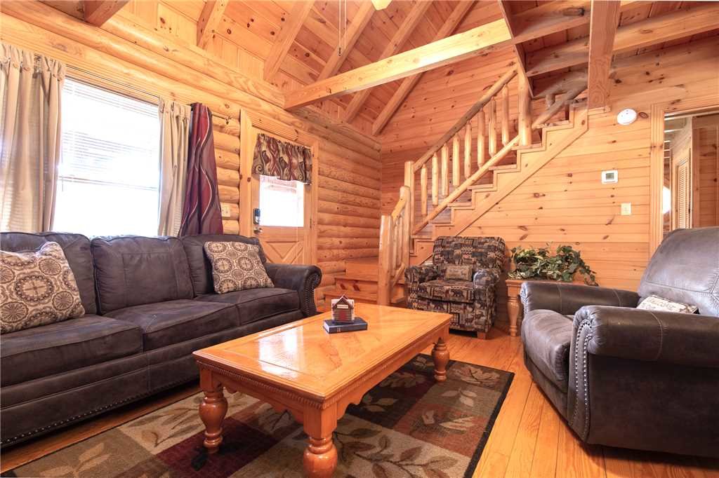 Candle Light Cabin in Sevierville w/ 2 BR (Sleeps6)