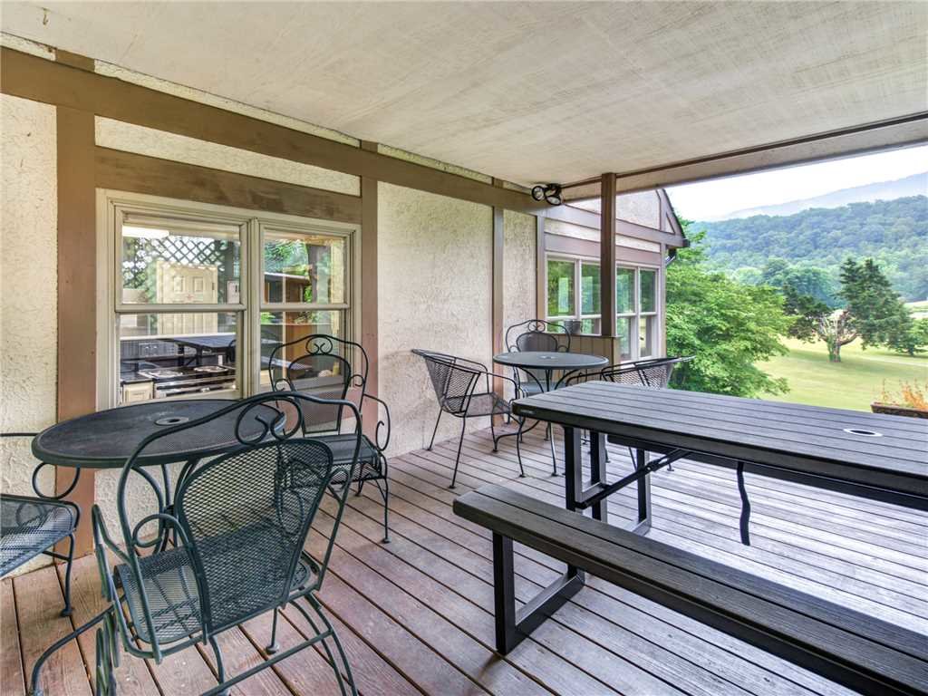 Castle On The Green in Gatlinburg w/ 9 BR (Sleeps28)