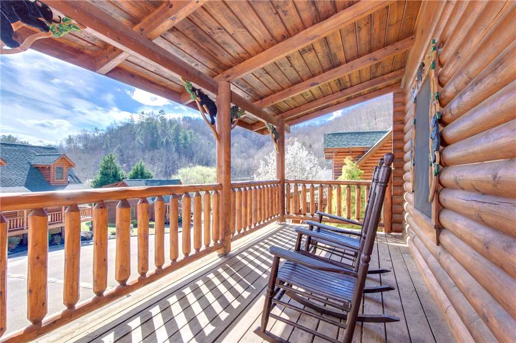 Candle Light Cabin in Sevierville w/ 2 BR (Sleeps6)