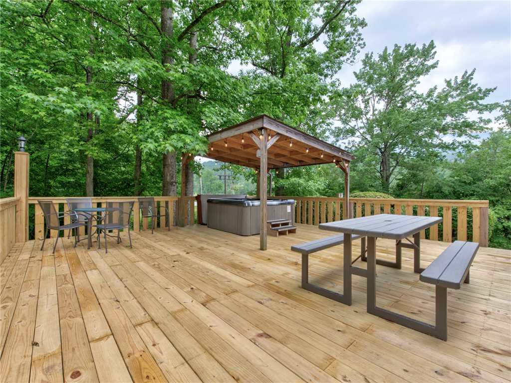 Castle On The Green in Gatlinburg w/ 9 BR (Sleeps28)