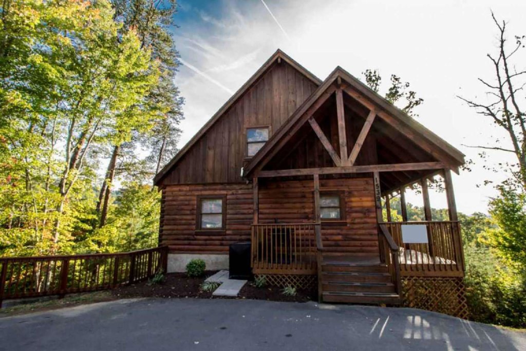 Kick Back Shack in Sevierville w/ 2 BR (Sleeps8)