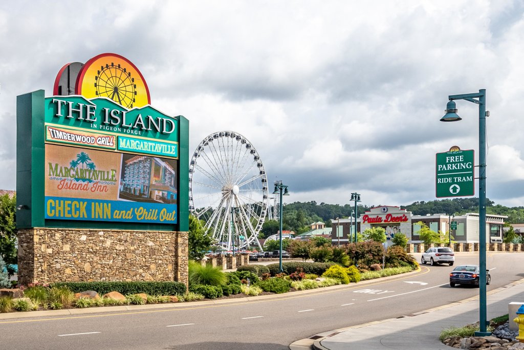 River Place Hideaway In Pigeon Forge W 2 Br Sleeps6