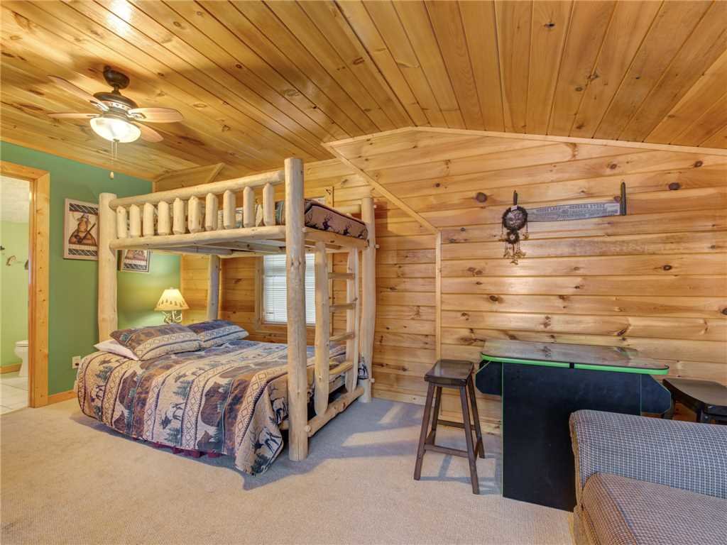 Dew South Cabin In Gatlinburg W 2 Br Sleeps8