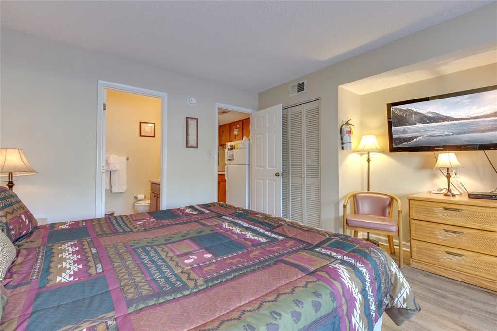 Laurel Inn 103 in Gatlinburg w/ 1 BR (Sleeps4)