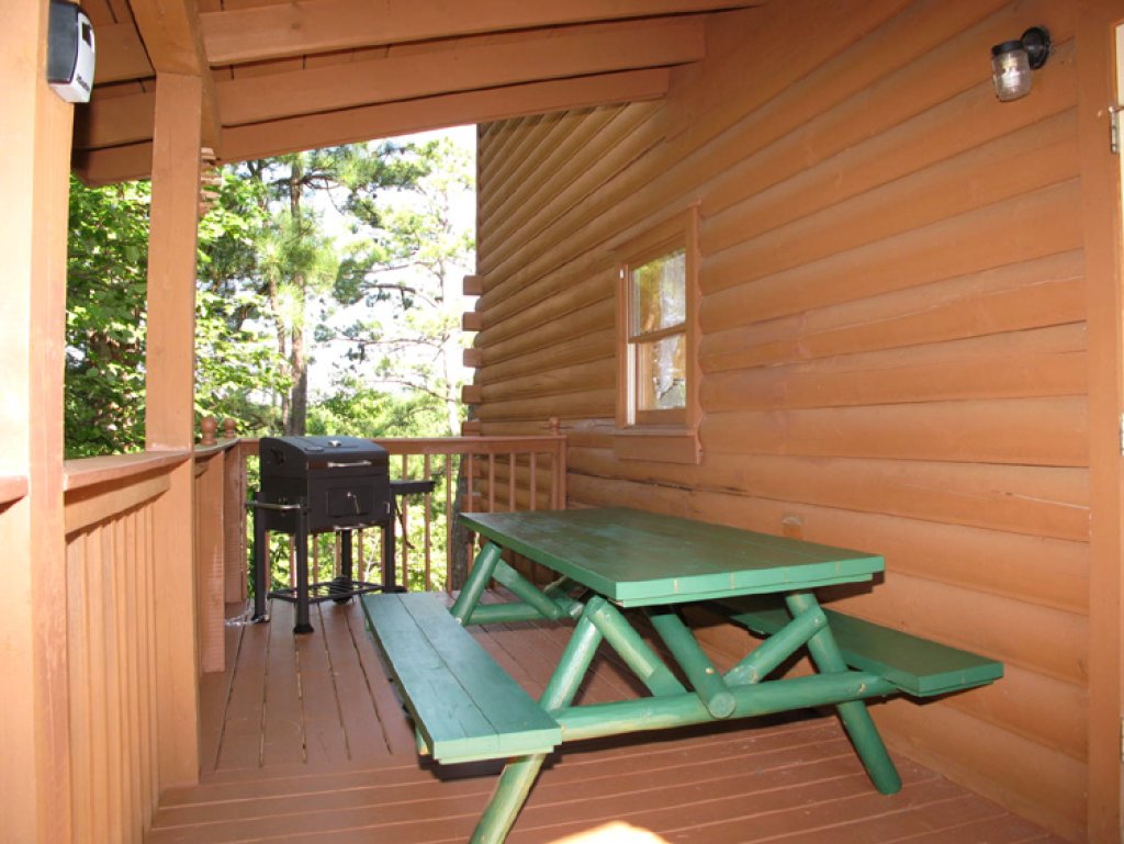 Dream Catcher Cabin in Gatlinburg w/ 2 BR (Sleeps6)