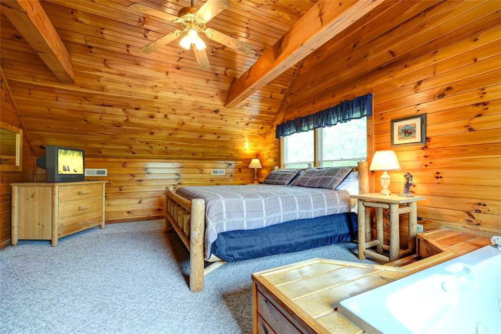 Honey Pot Cabin in Pigeon w/ 3 BR (Sleeps8)