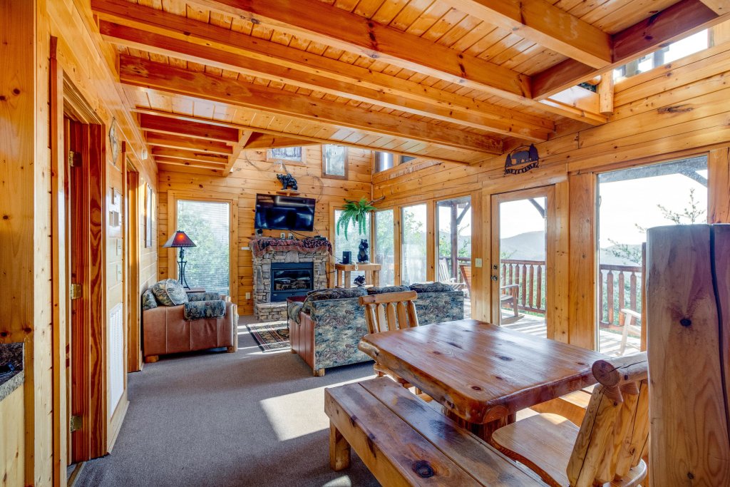 Eagles Nest in Pigeon w/ 2 BR (Sleeps10)