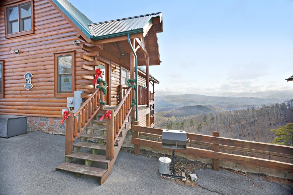 Breathtaking View in Pigeon w/ 2 BR (Sleeps10)
