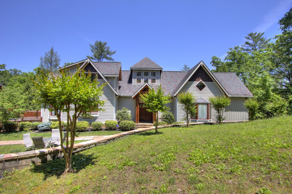 Birds Creek Mansion 650 Cabin in SEVIERVILLE w/ 6 BR (Sleeps22)