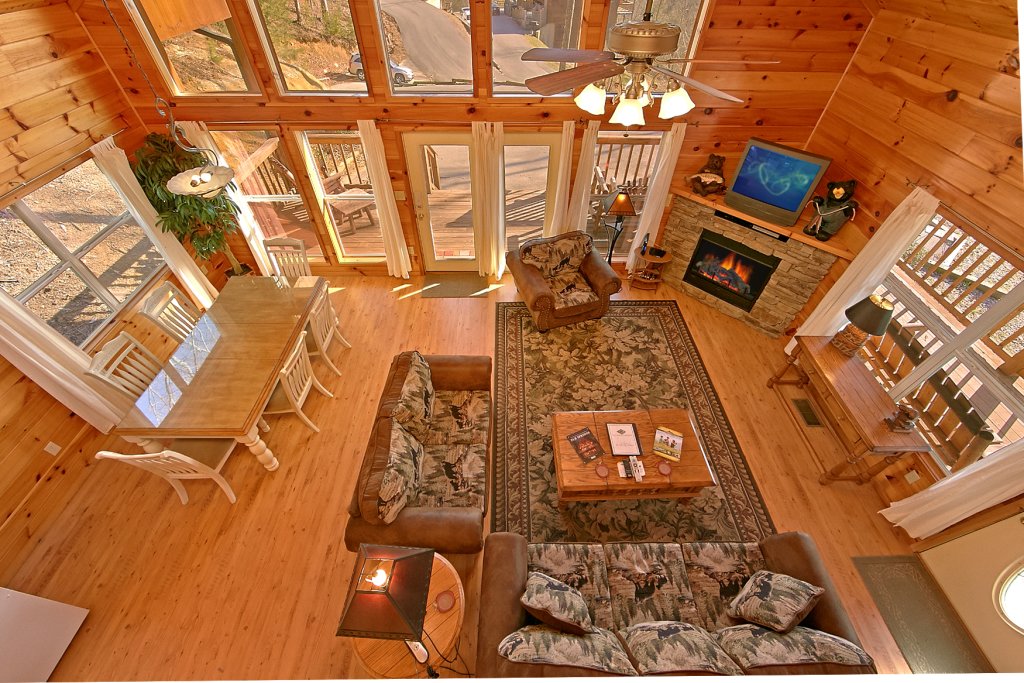 A Slice Of Heaven Cabin in Sevierville w/ 2 BR (Sleeps6)