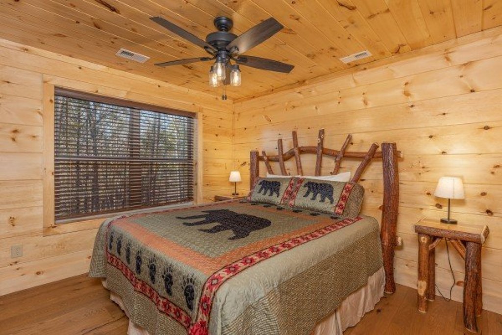 Bessy Bears Cabin in Gatlinburg w/ 2 BR (Sleeps8)
