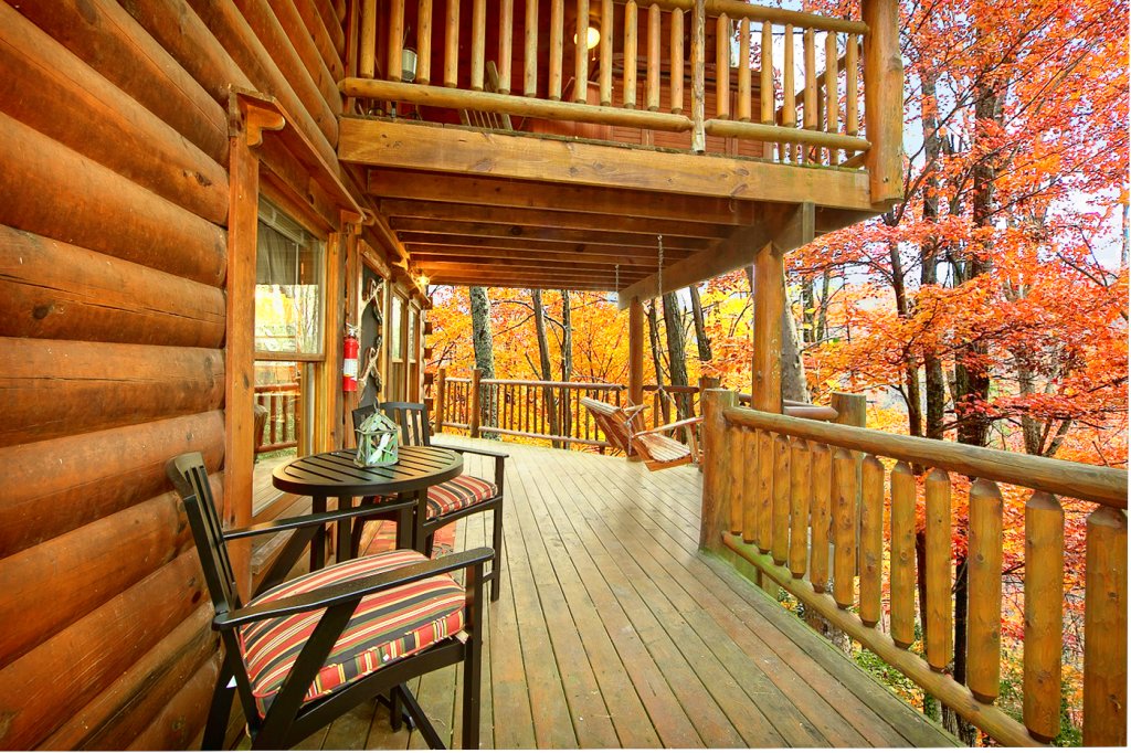 Creekside Hideaway Cabin in Sevierville w/ 1 BR (Sleeps2)