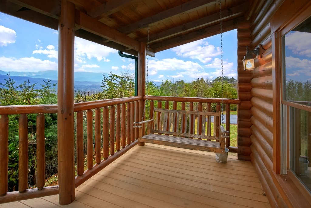 Heavenly Heights Cabin in Gatlinburg w/ 5 BR (Sleeps16)