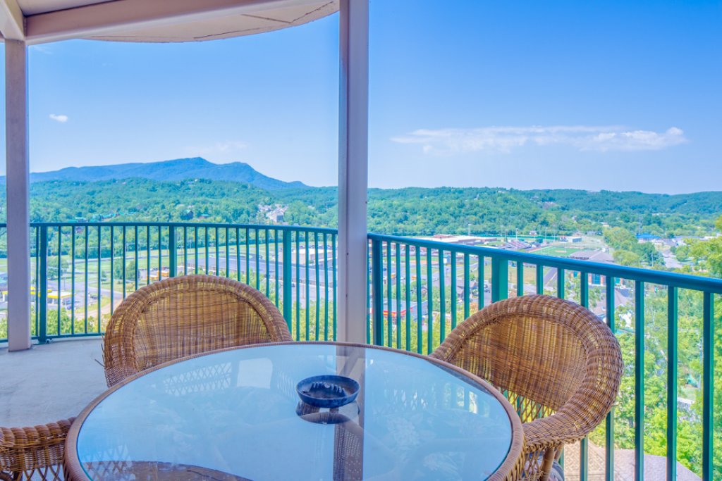 Condo in Pigeon w/ 2 BR (Sleeps4)