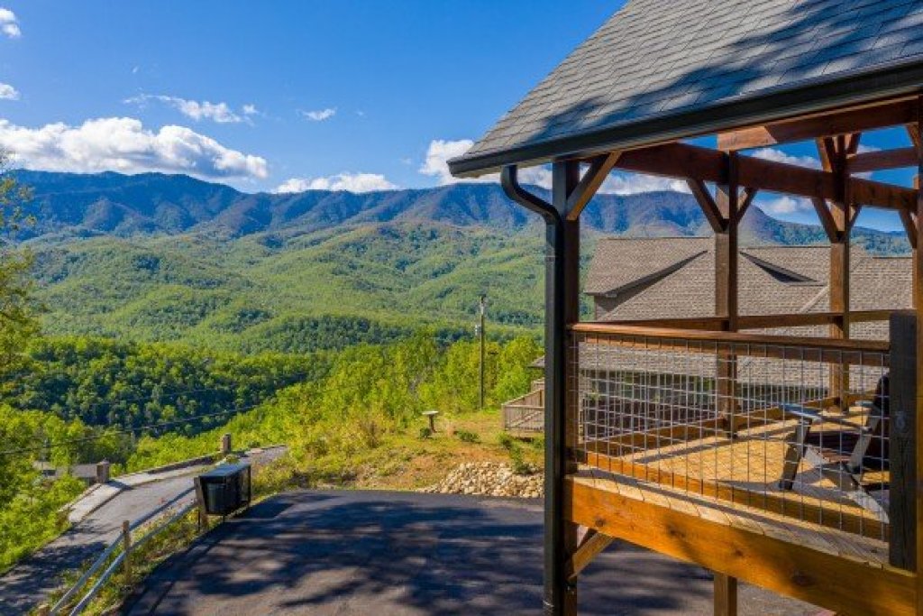Heaven's Hill in Gatlinburg w/ 3 BR (Sleeps8)