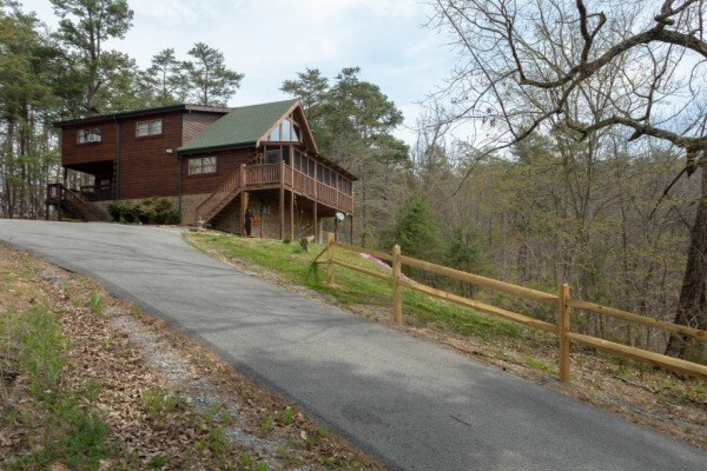Leconte View Lodge in Sevierville w/ 3 BR (Sleeps12)