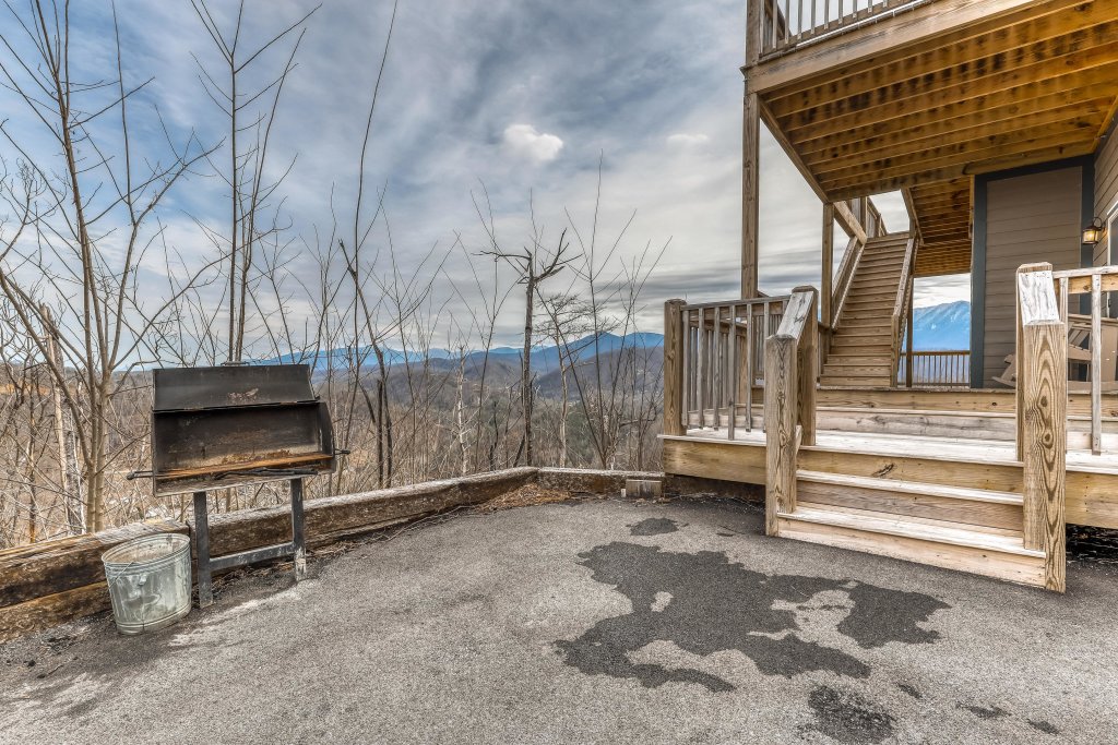 Majestic Overlook in Gatlinburg w/ 12 BR (Sleeps26)