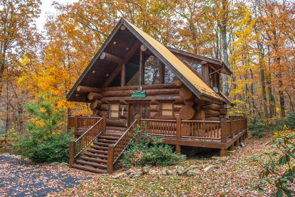 Chief Big Log Cabin in Sevierville w/ 2 BR (Sleeps8)