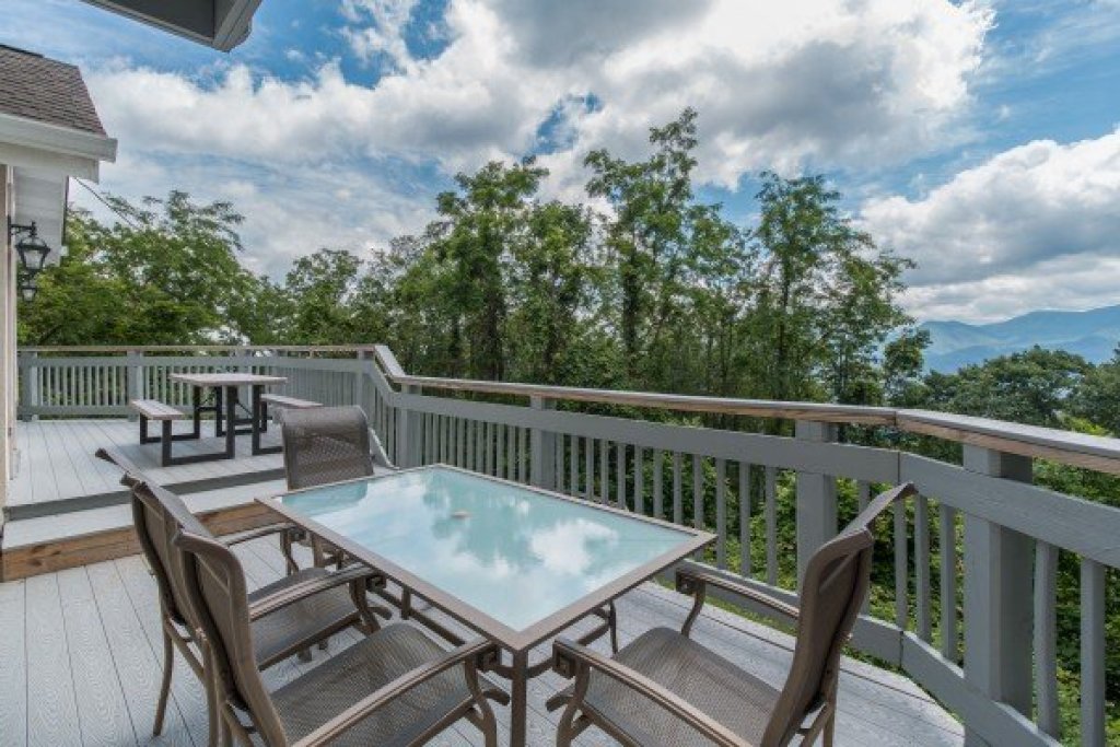 Castle On The Hill in Gatlinburg w/ 2 BR (Sleeps4)