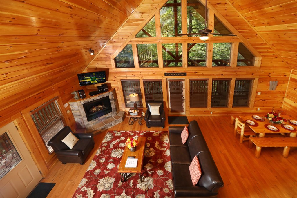 Smoky Bear Manor Cabin in Sevierville w/ 5 BR (Sleeps18)