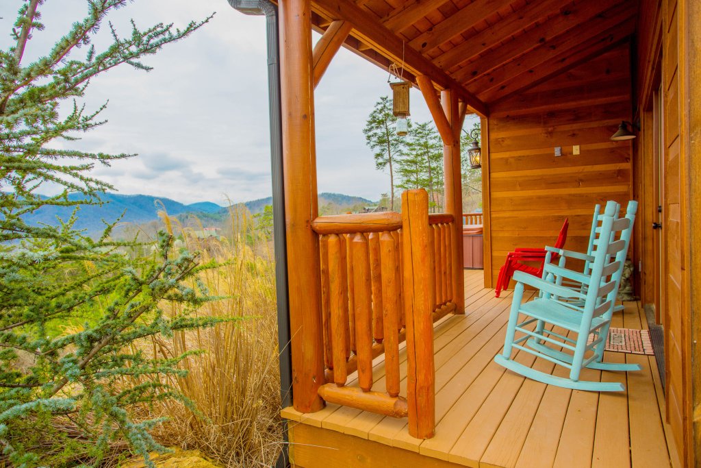 Hackberry Lodge in Sevierville w/ 3 BR (Sleeps10)