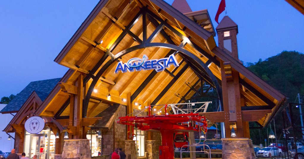 Bear's Wilderness Lodge in Gatlinburg w/ 5 BR (Sleeps15)