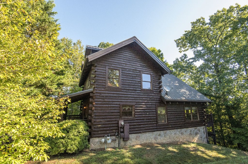 Smoky Mountain Escape in Pigeon w/ 3 BR (Sleeps14)